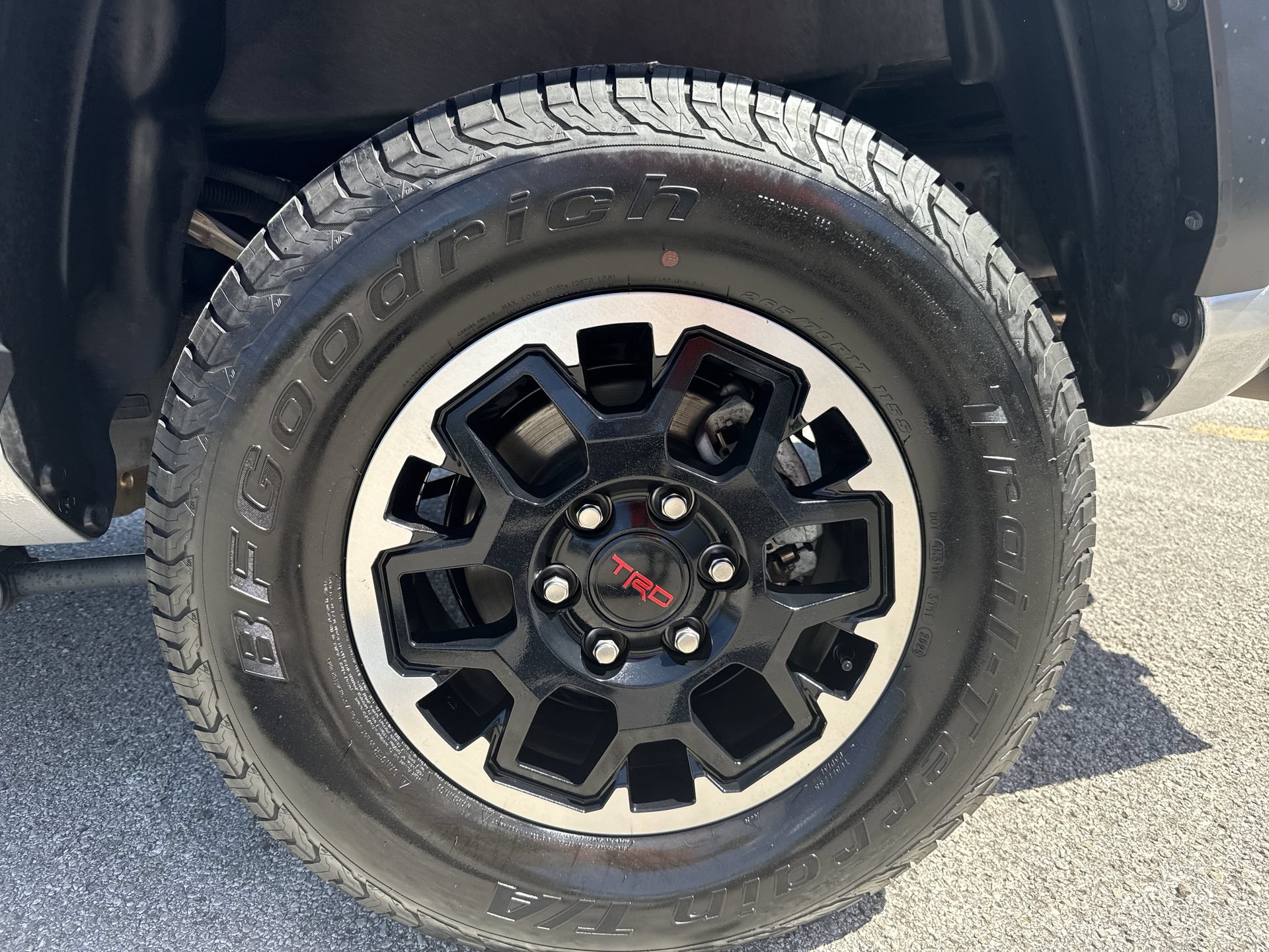 Certified 2025 Toyota Tacoma TRD Off-Road AWD/4WD image 18