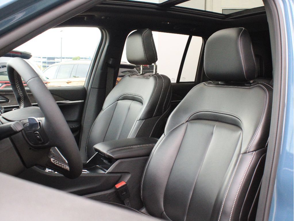 Used 2026 Jeep Grand Cherokee Limited w/ Limited Altitude Package AWD/4WD image 10