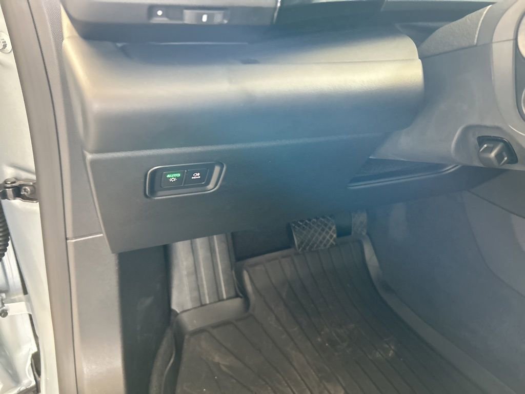 Used 2025 Porsche Macan Electric image 44