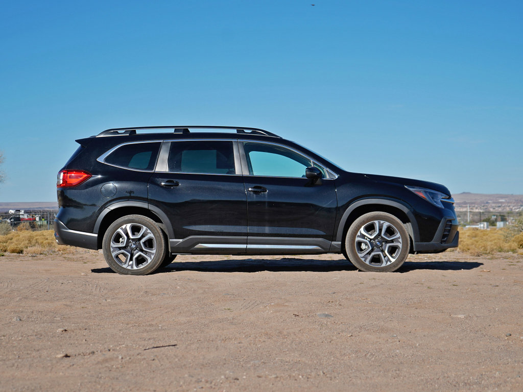 Used 2023 Subaru Ascent Limited image 12