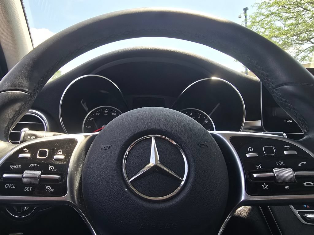 Used 2020 Mercedes-Benz GLC 300 4MATIC image 30