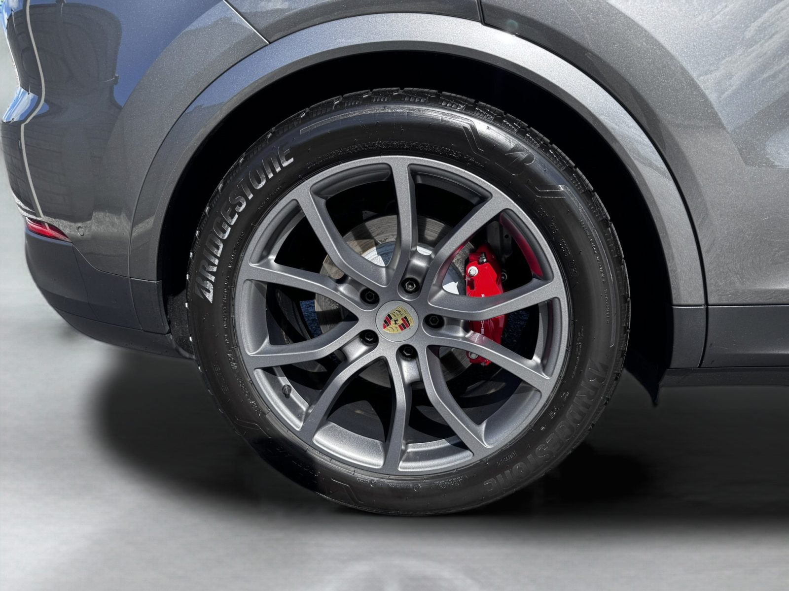 Certified 2024 Porsche Cayenne S AWD/4WD image 33