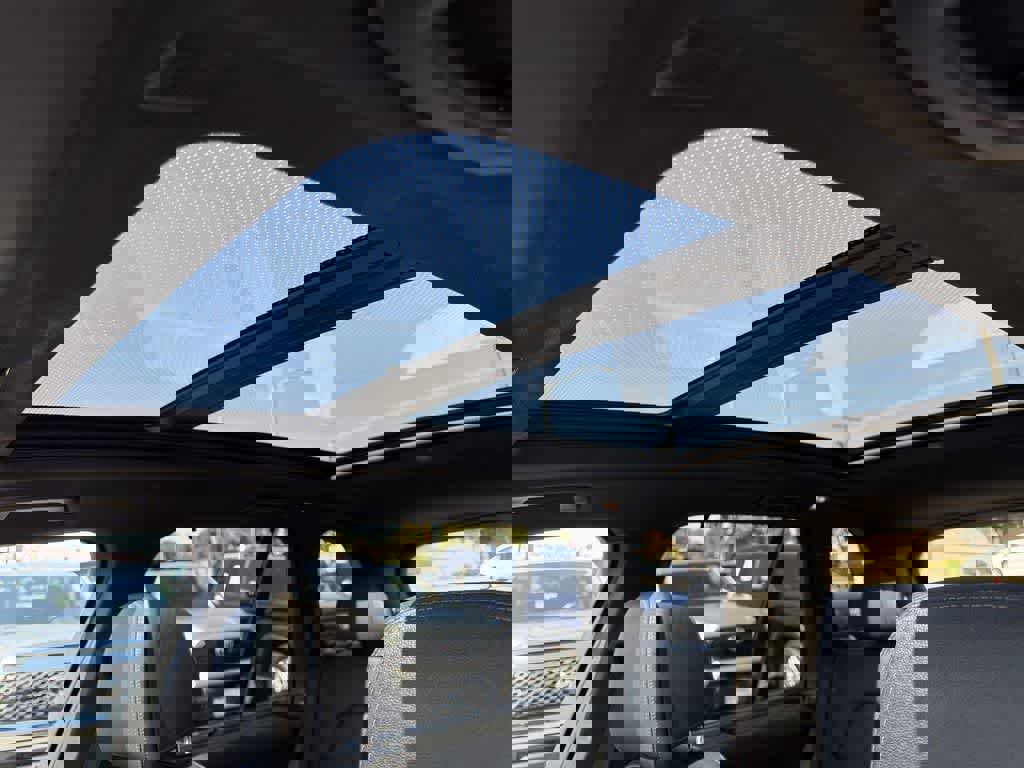 Used 2021 BMW X5 M50i w/ Executive Package image 11