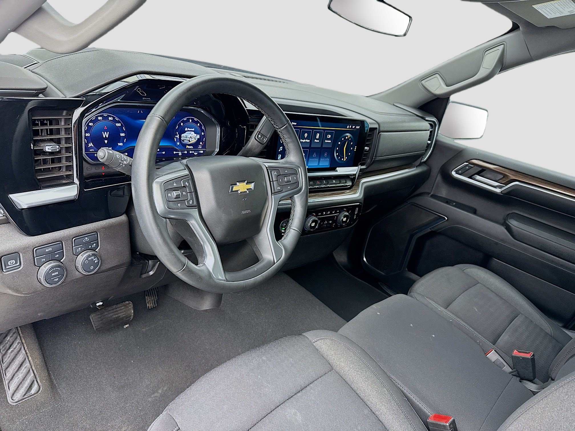 Used 2024 Chevrolet Silverado 1500 LT AWD/4WD image 7