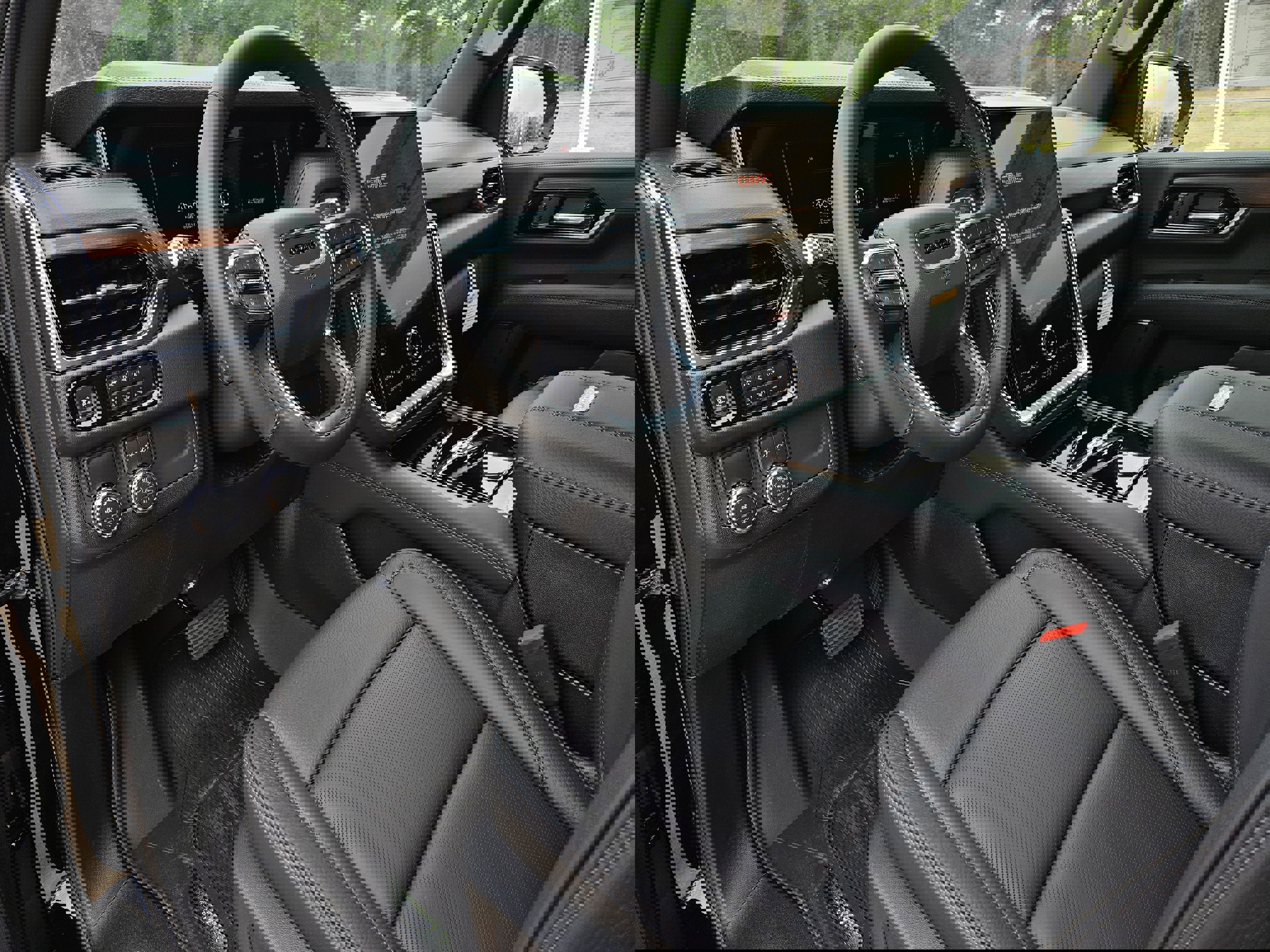 New 2026 GMC Yukon Denali w/ Sun & Power Step Package image 12