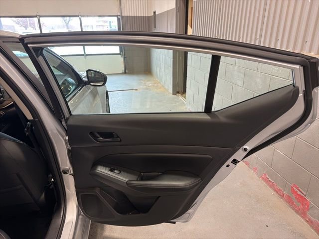 Used 2024 Nissan Altima 2.5 SV image 13