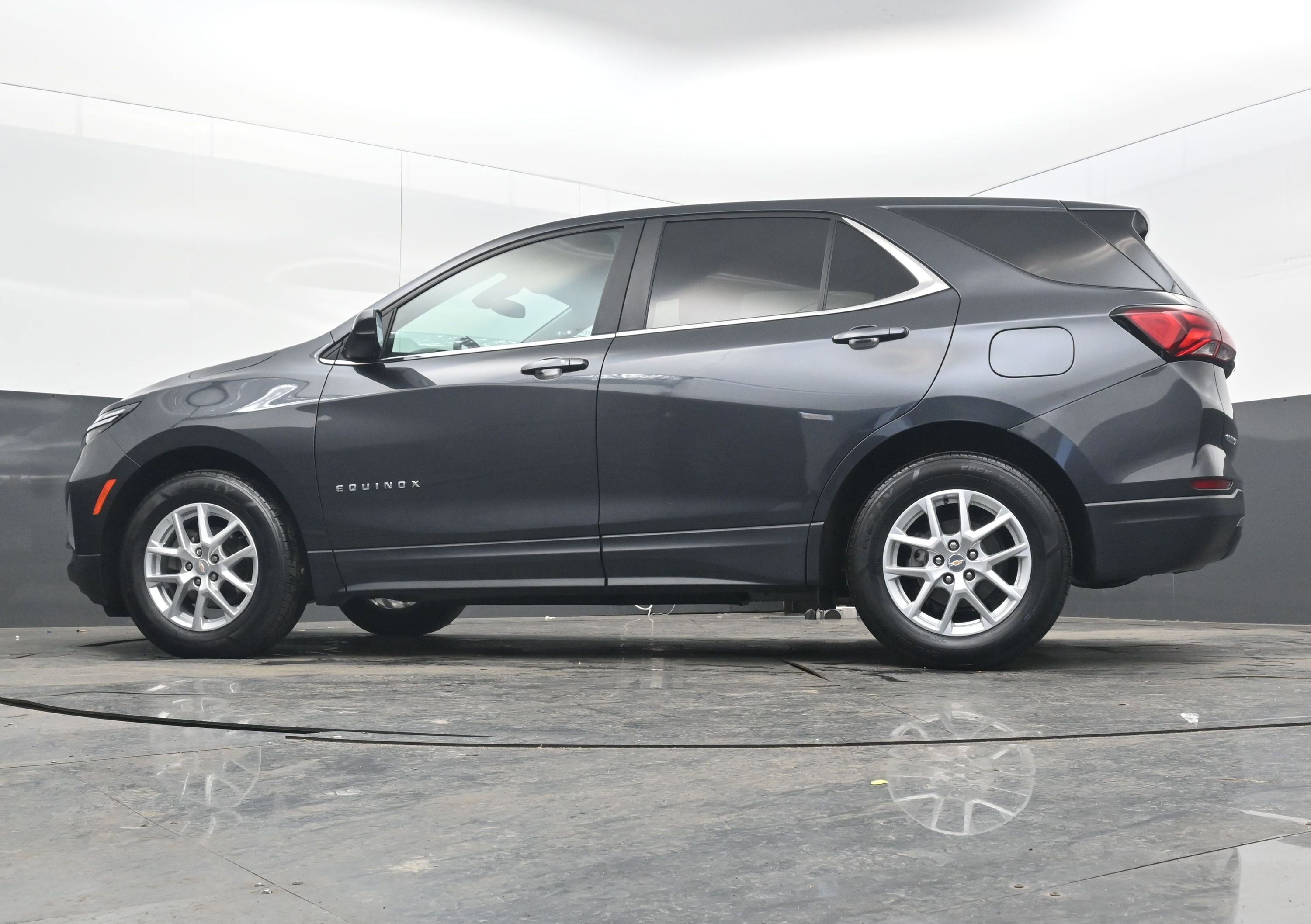 Used 2023 Chevrolet Equinox LT image 28