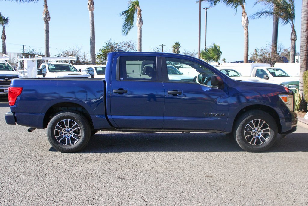 Used 2022 Nissan Titan SV image 10