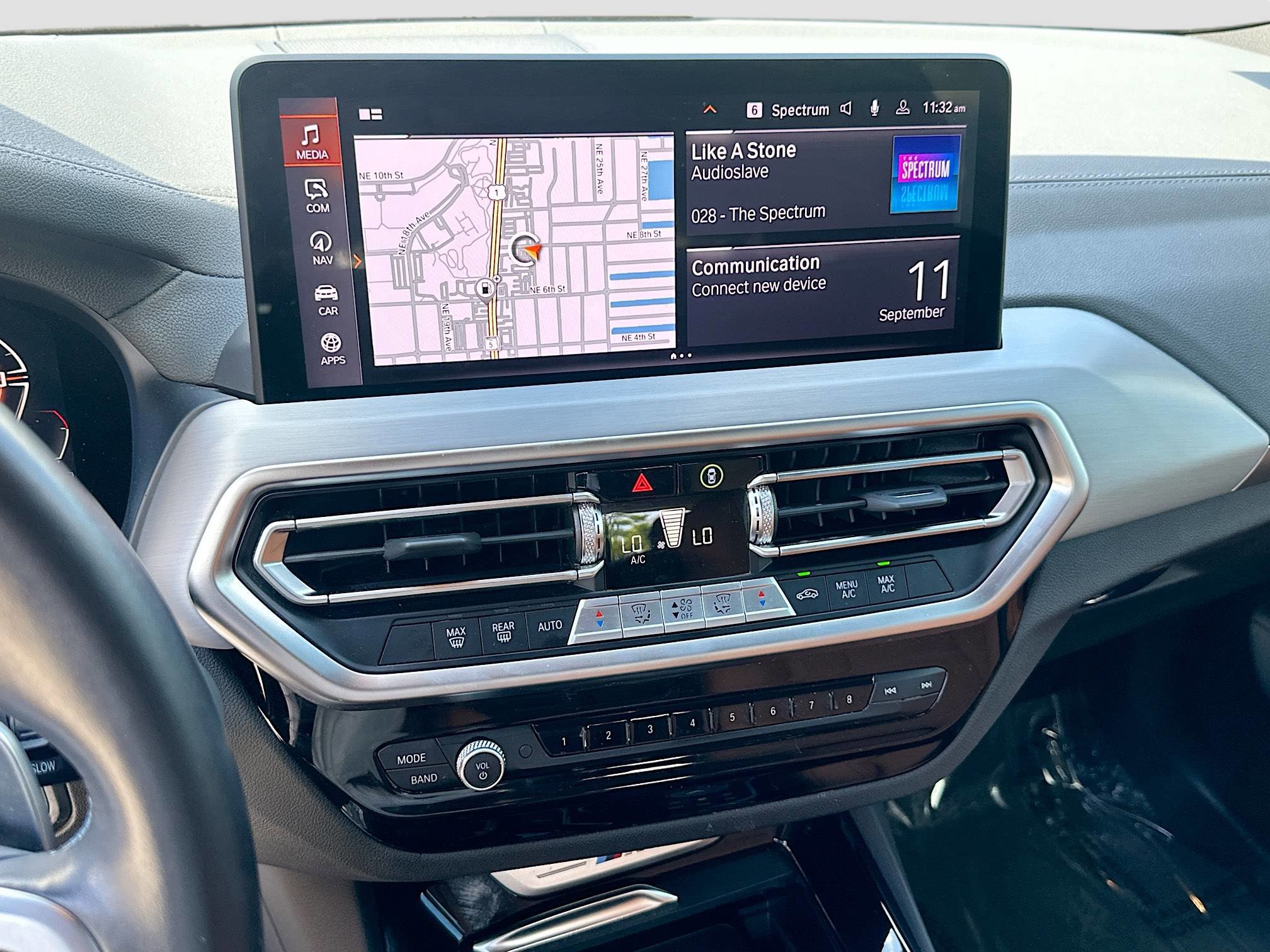 Used 2024 BMW X3 M40i image 13