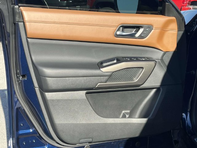 Used 2024 Nissan Pathfinder Platinum FWD image 15
