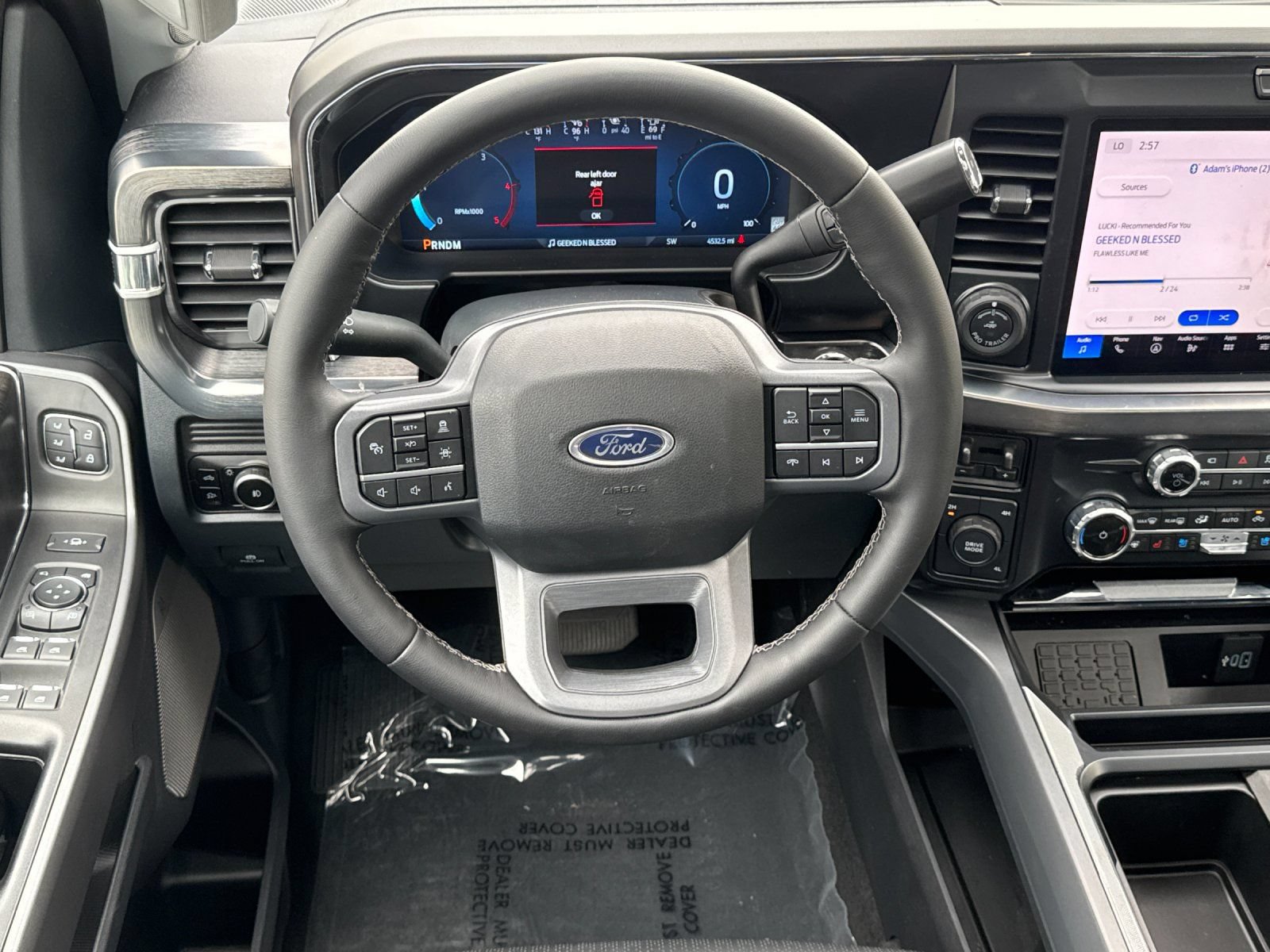 Used 2025 Ford F350 Lariat w/ Lariat Ultimate Package AWD/4WD image 14