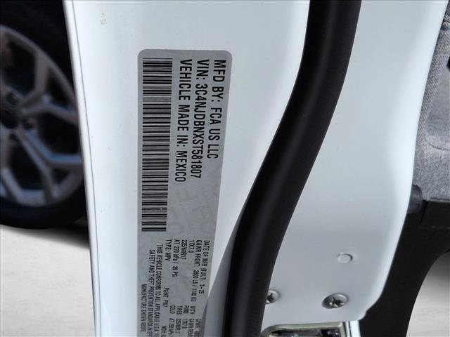 Used 2025 Jeep Compass Latitude image 24