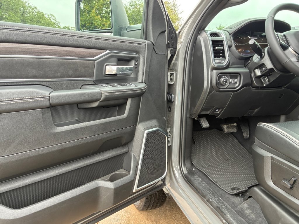 New 2027 RAM 3500 Laramie AWD/4WD image 5