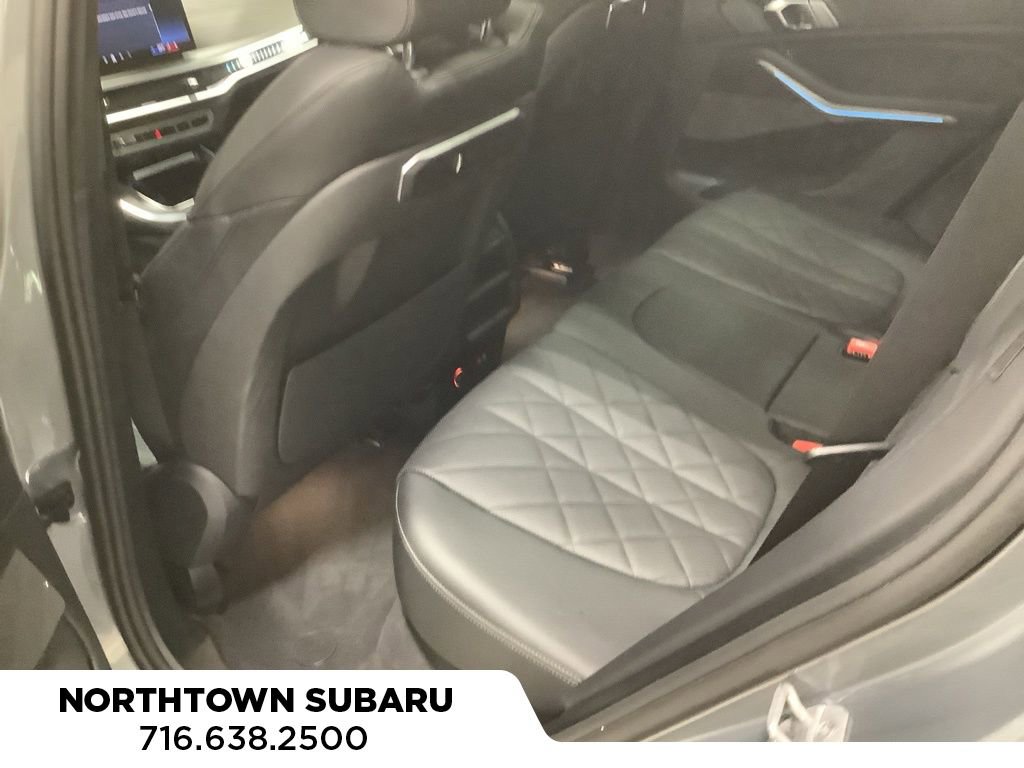 Used 2025 BMW X5 xDrive40i w/ Parking Assistance Package image 21