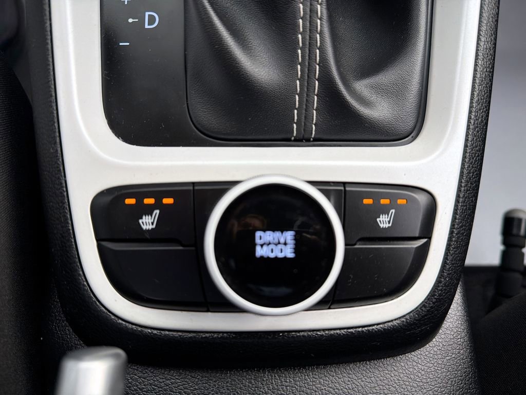 Certified 2024 Hyundai Venue Limited image 17