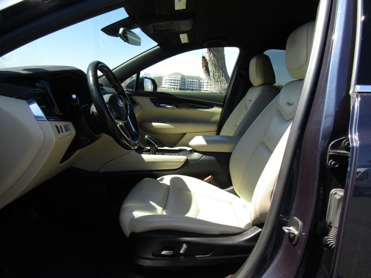 Used 2019 Cadillac XT5 AWD image 9