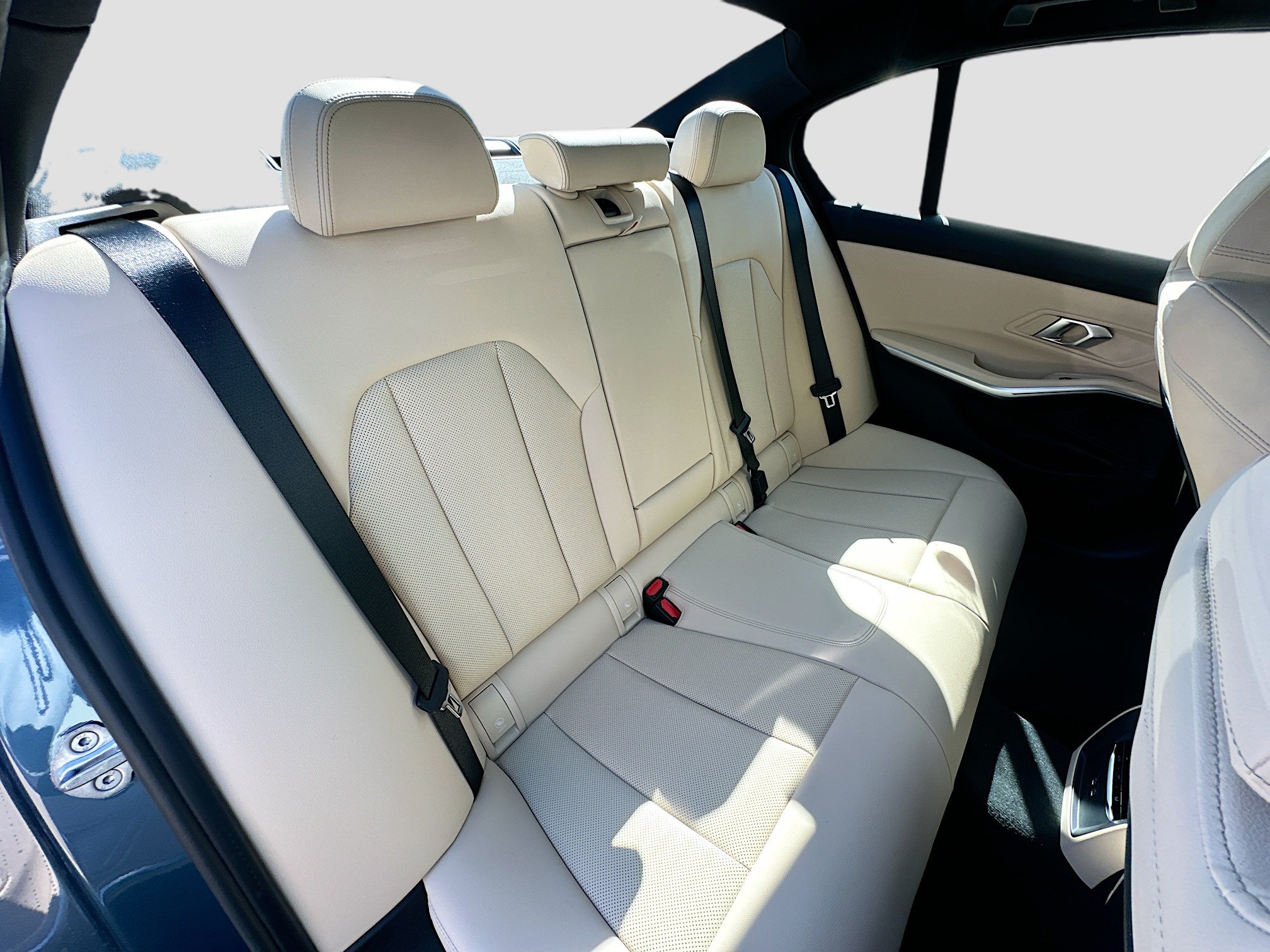 New 2026 BMW 330i Sedan w/ Premium Package RWD image 22