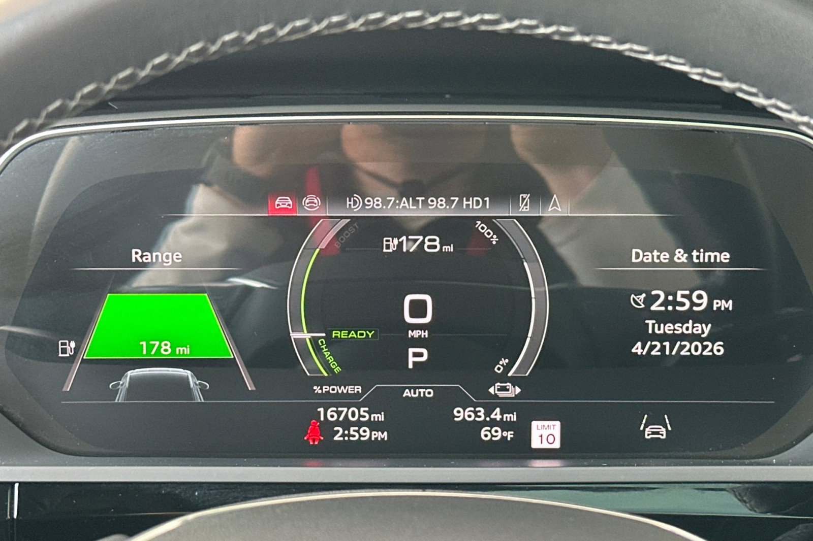 Used 2024 Audi Q8 e-tron Prestige w/ Prestige Package image 25