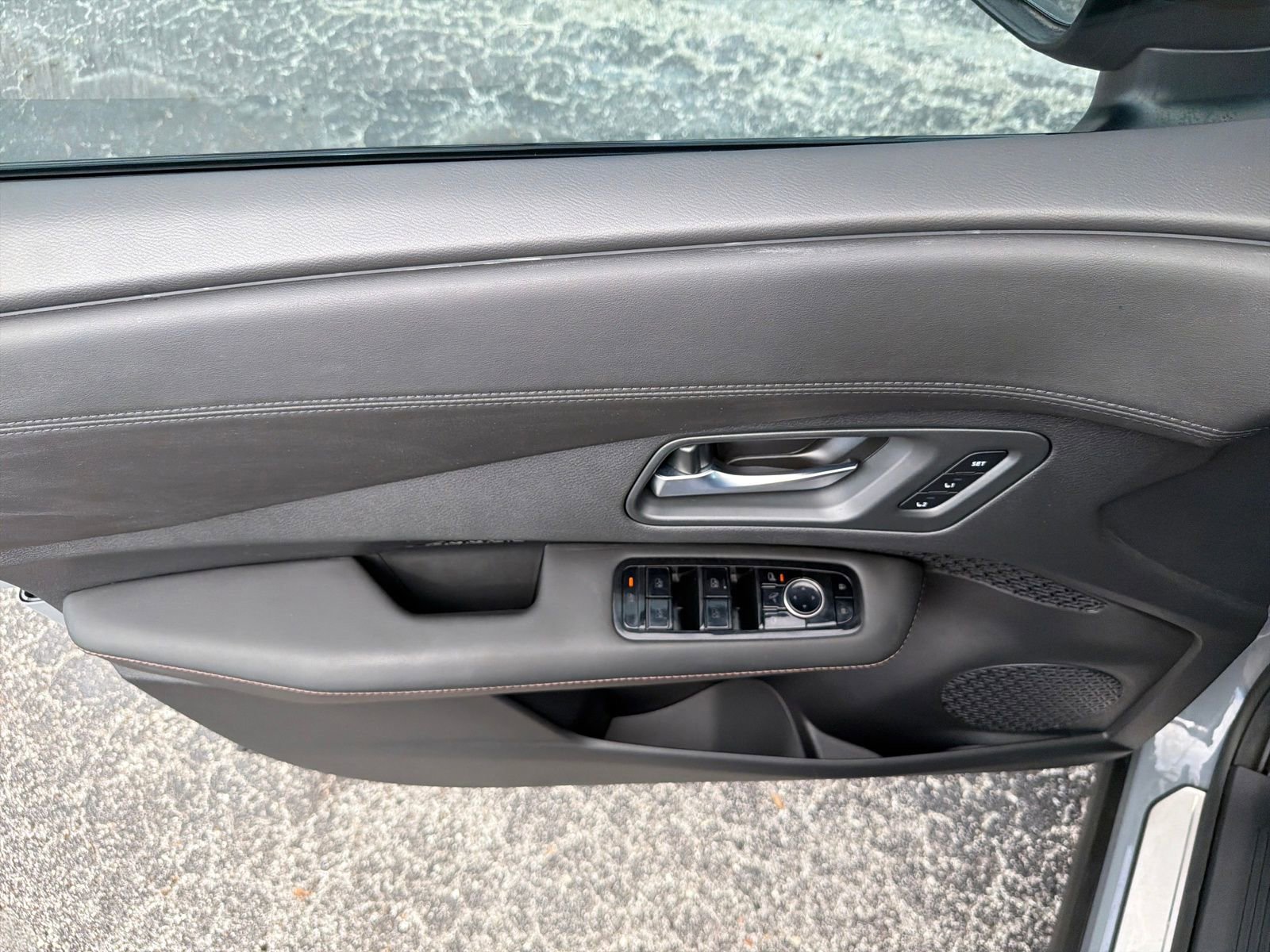 Used 2023 Nissan Ariya FWD image 19