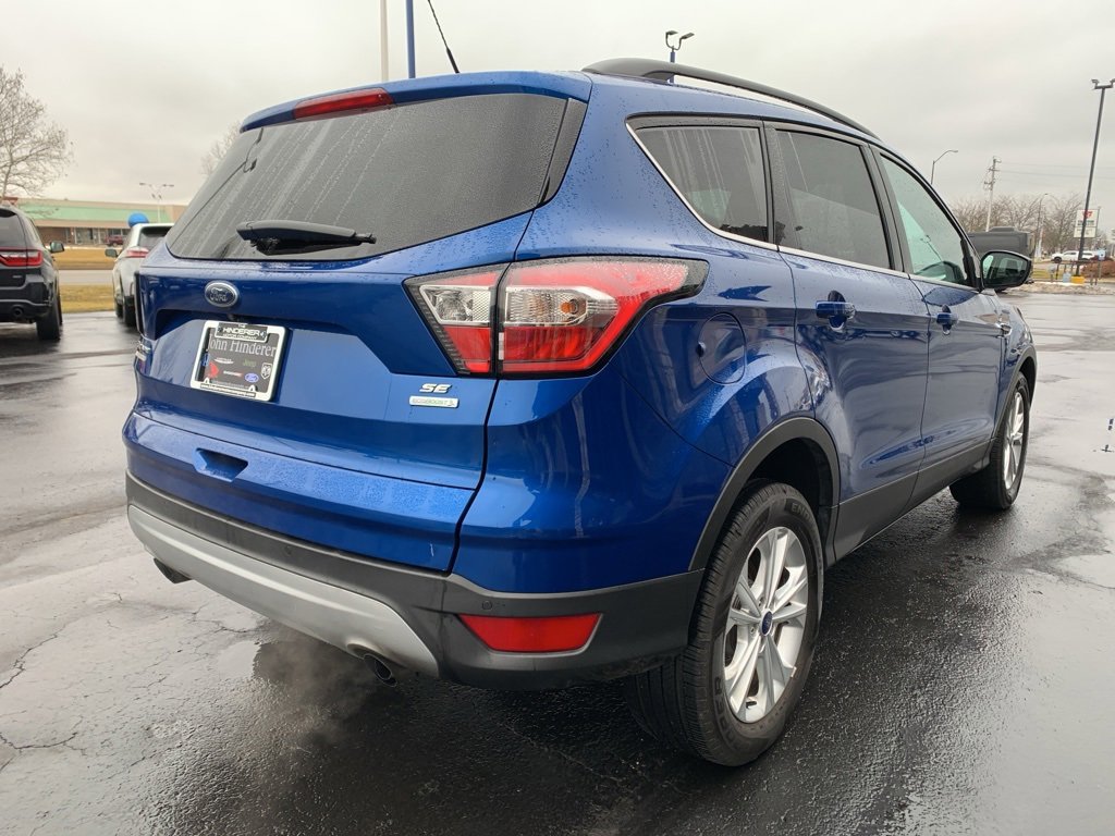Used 2017 Ford Escape SE w/ Equipment Group 201A image 3