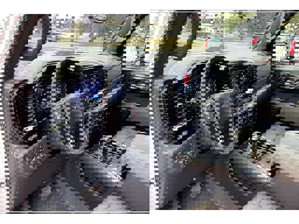 Used 2025 Chevrolet Silverado 1500 ZR2 w/ Technology Package image 16