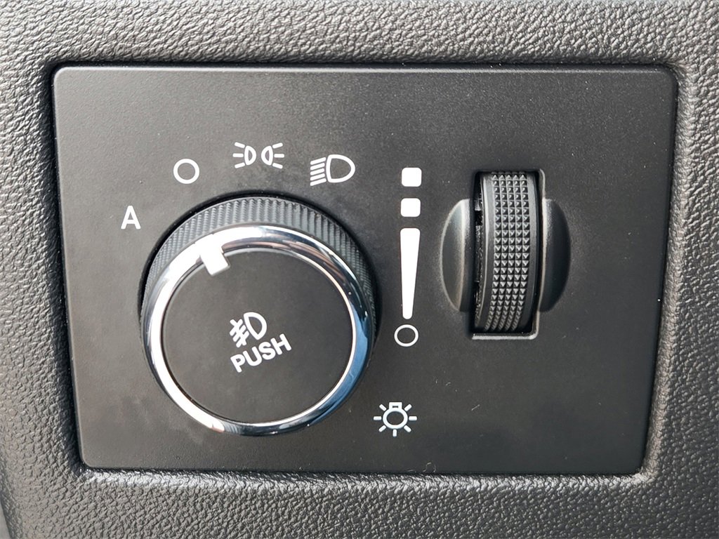 Used 2014 Dodge Challenger R/T image 23