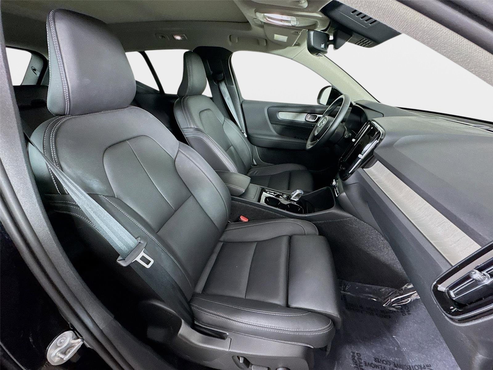 Used 2026 Volvo XC40 B5 Plus AWD/4WD image 30