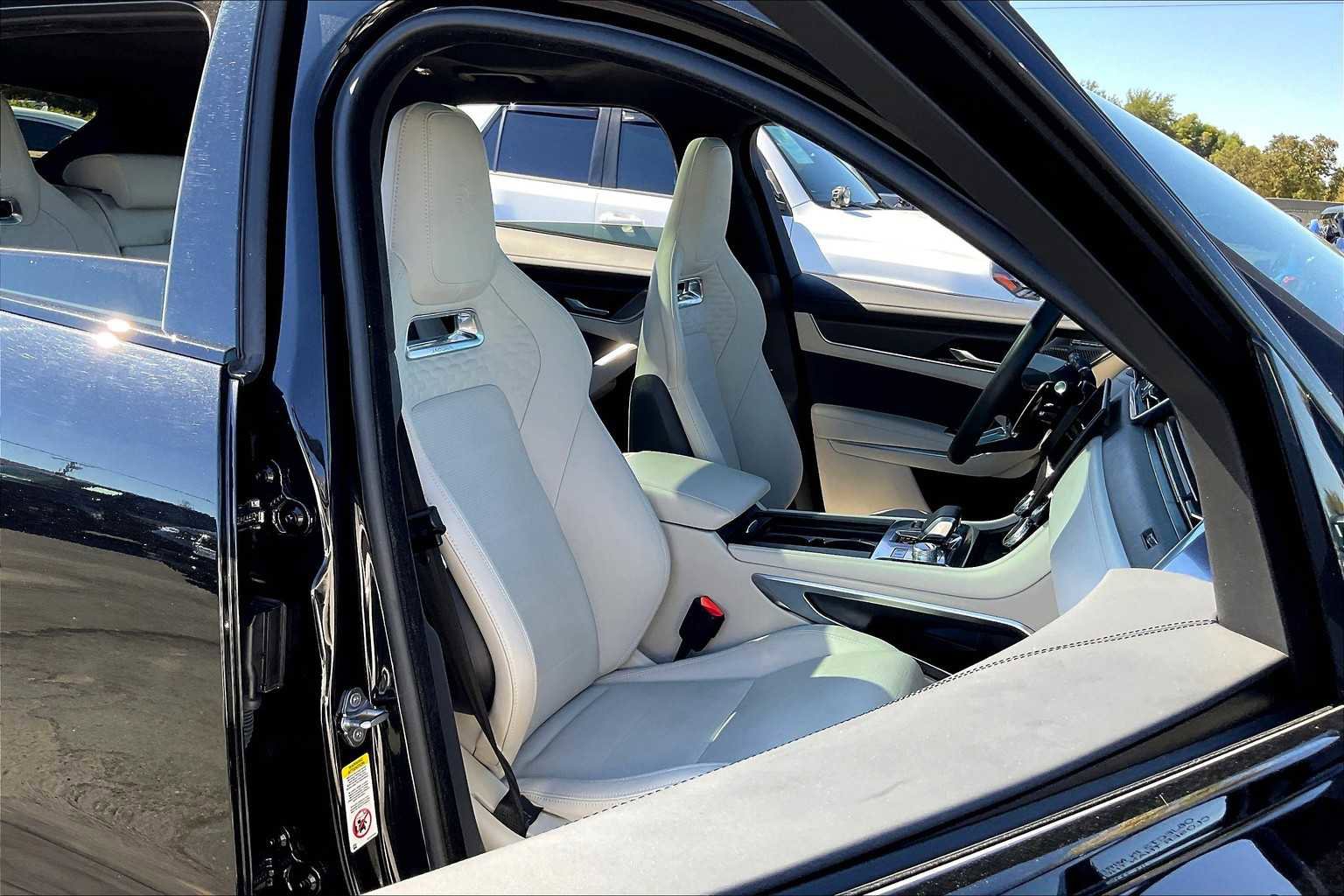Used 2024 Jaguar F-PACE SVR AWD/4WD image 10