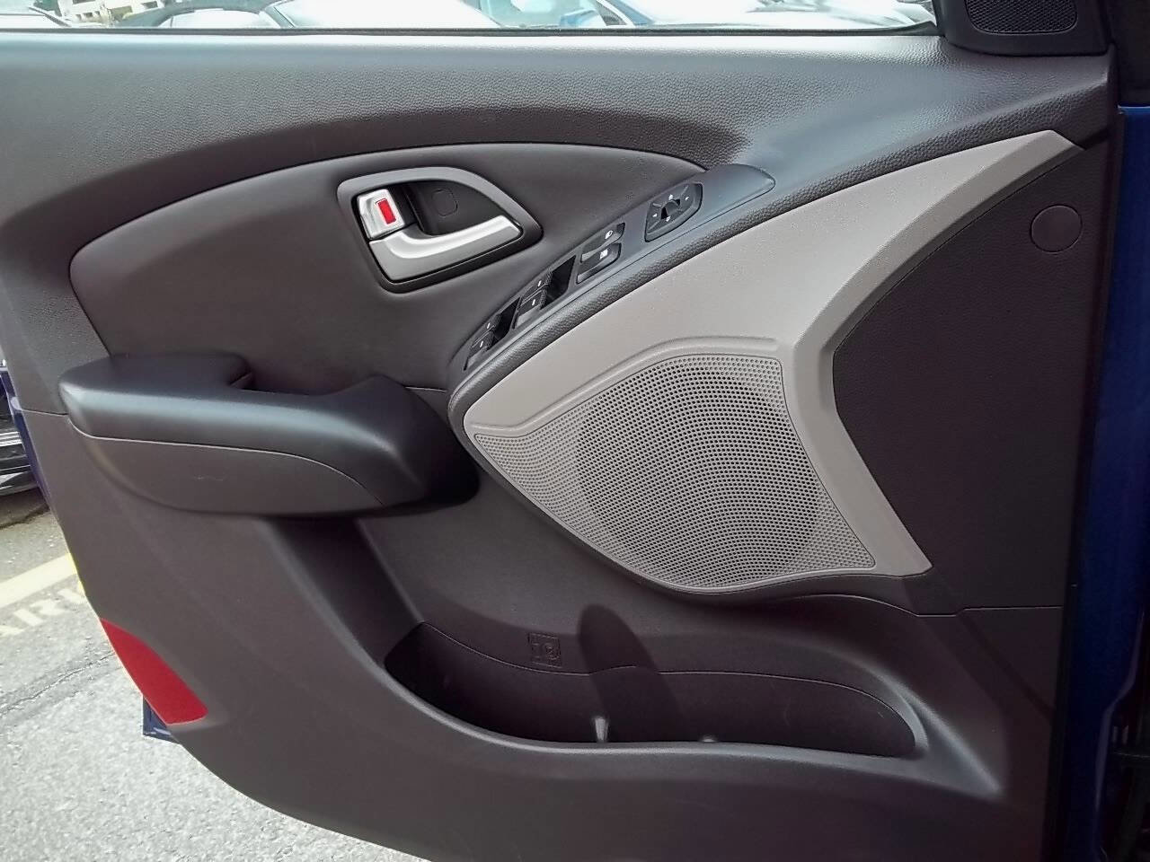Used 2010 Hyundai Tucson GLS w/ Popular Equipment Pkg 2 AWD/4WD image 14