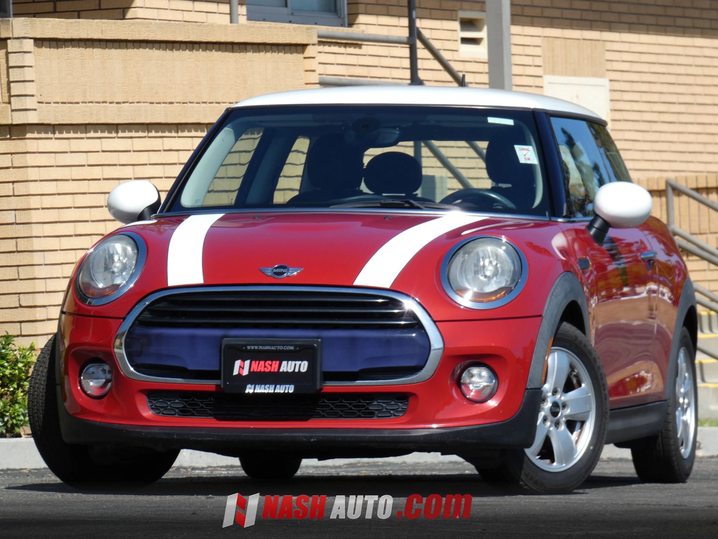 Used 2017 MINI Cooper 2-Door Hardtop FWD image 4
