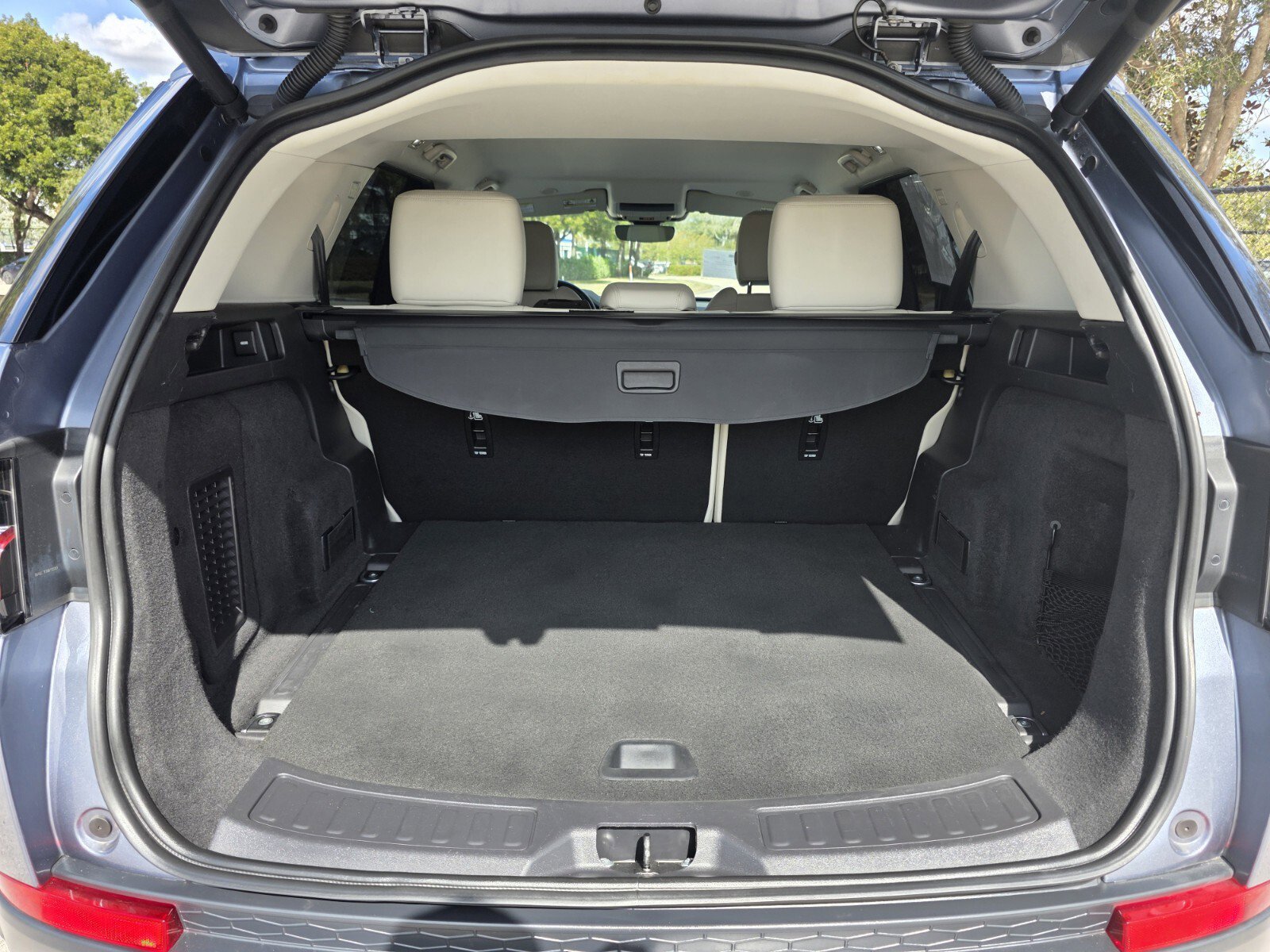 Certified 2023 Land Rover Discovery Sport SE image 15