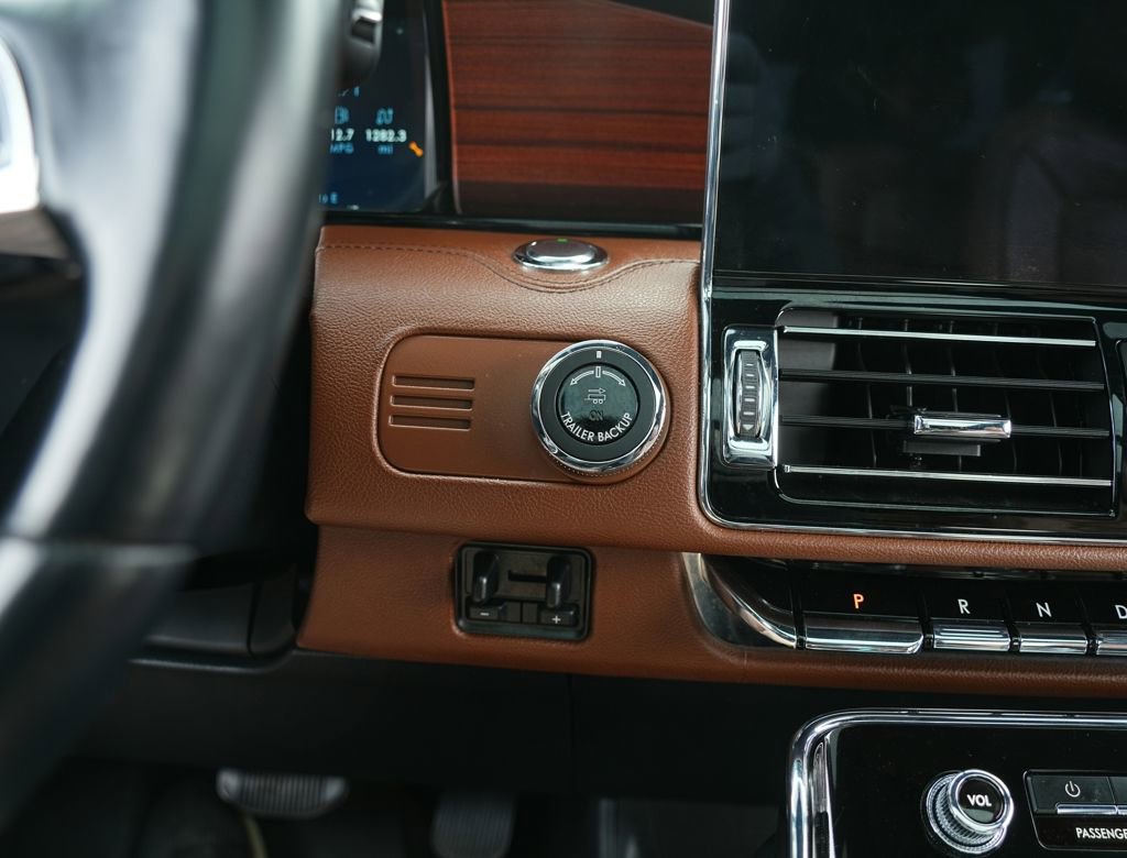 Used 2023 Lincoln Navigator Reserve w/ Equipment Group 201A image 13