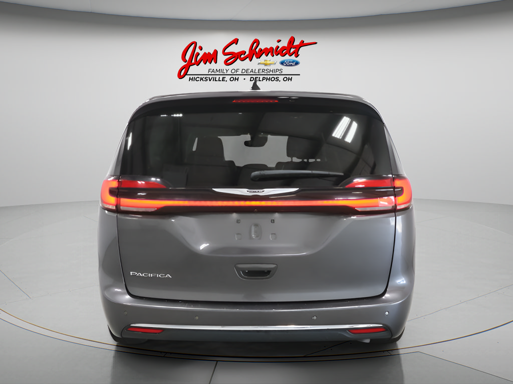 Used 2023 Chrysler Pacifica Touring-L FWD image 5