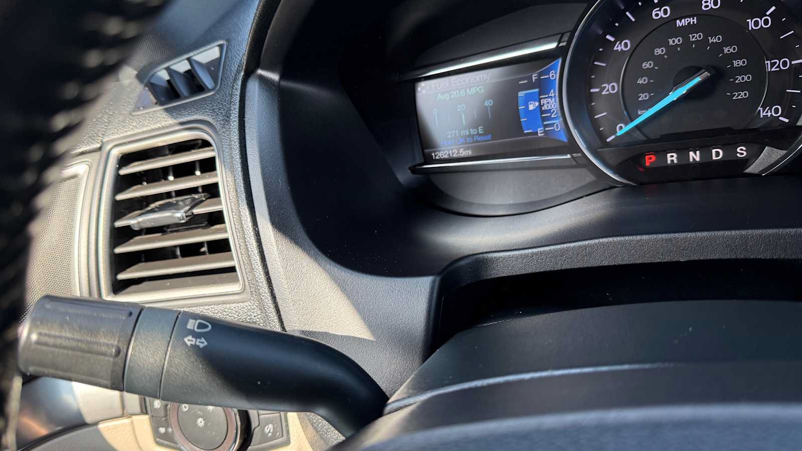 Used 2019 Ford Explorer XLT w/ Equipment Group 202A AWD/4WD image 18