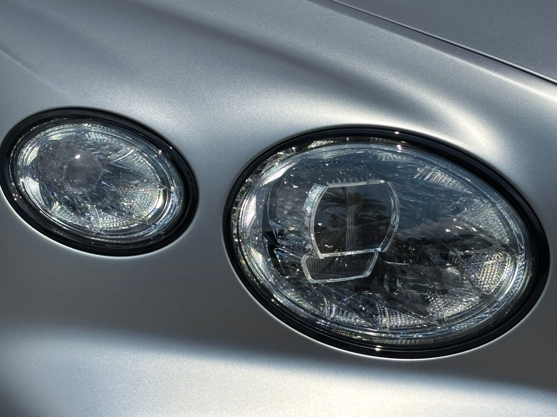 New 2025 Bentley Bentayga image 9
