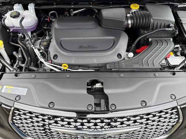 New 2026 Chrysler Pacifica Select AWD/4WD image 28