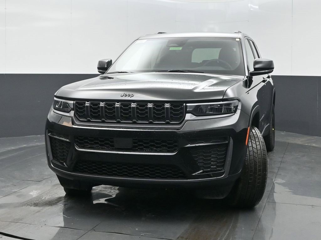 New 2026 Jeep Grand Cherokee Laredo image 3