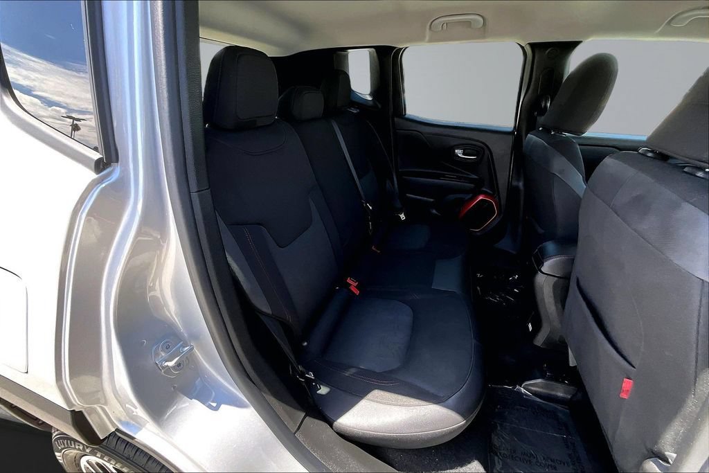 Certified 2016 Jeep Renegade Trailhawk AWD/4WD image 18