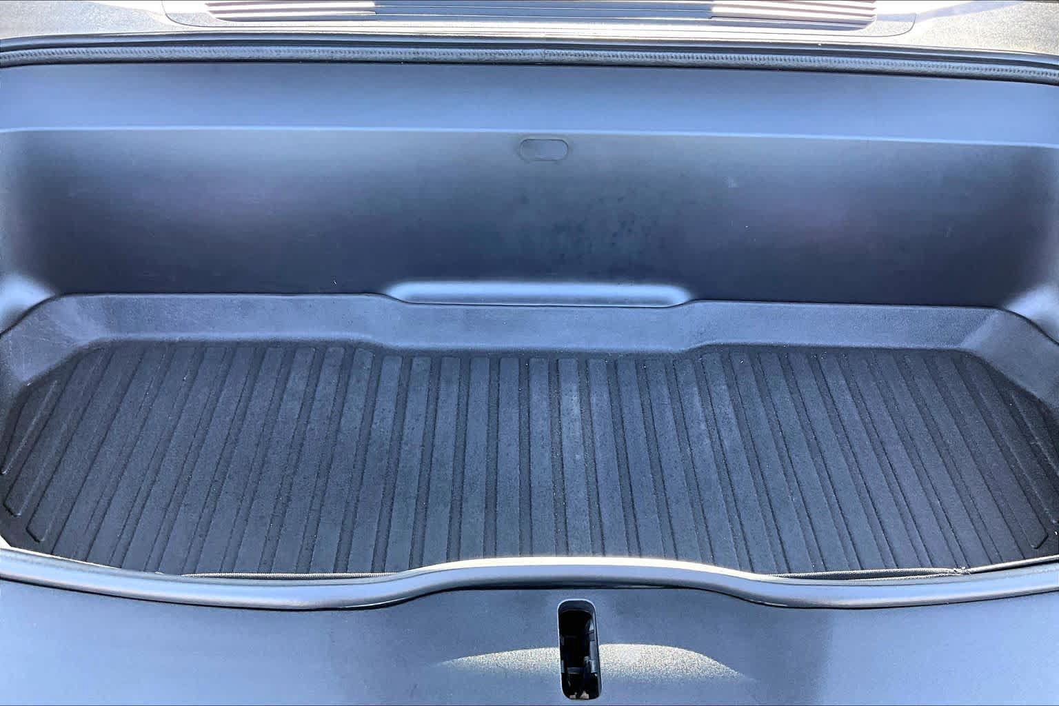 Used 2023 Rivian R1S Adventure AWD/4WD image 31