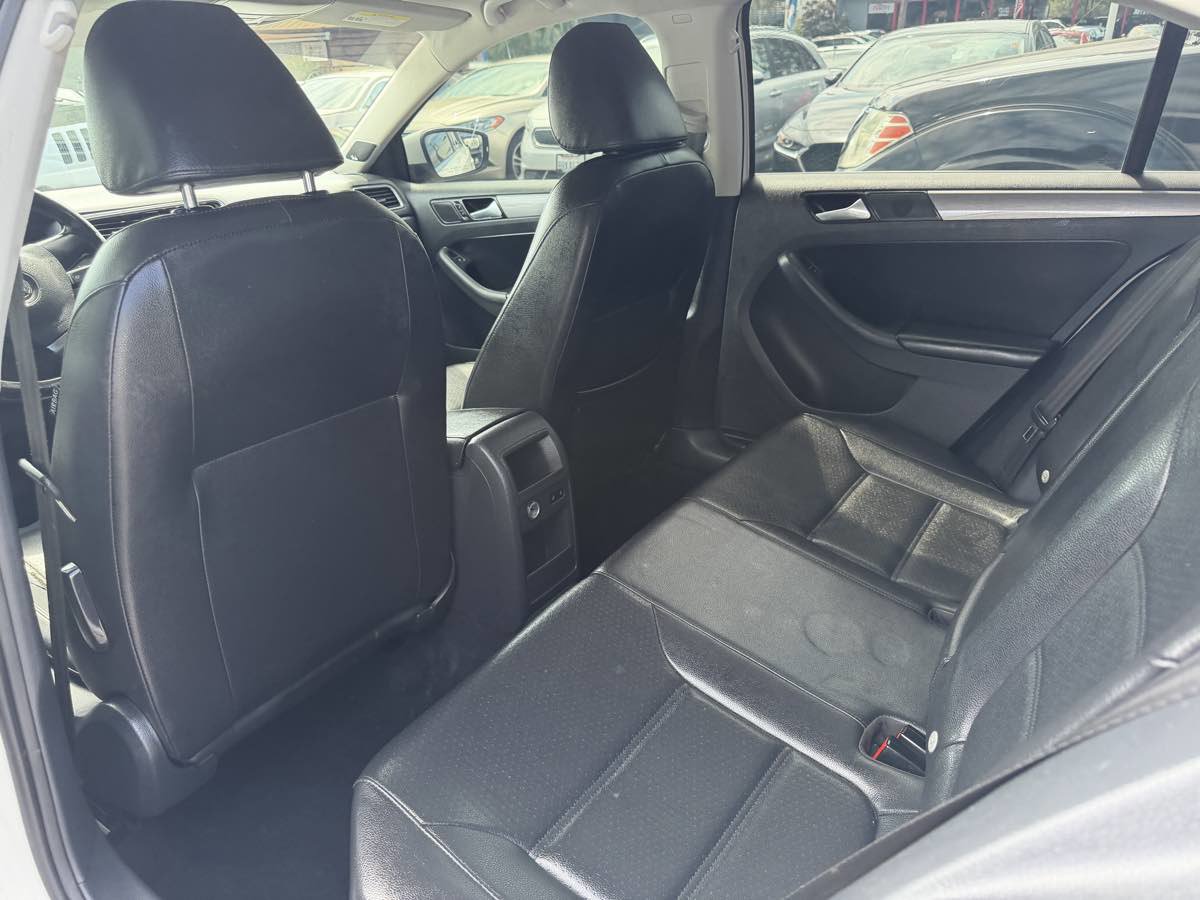 Used 2014 Volkswagen Jetta TDI image 9