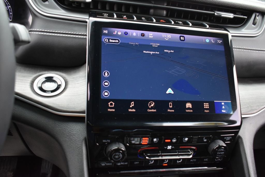 Certified 2024 Jeep Grand Cherokee L Limited w/ Luxury Tech Group II image 20