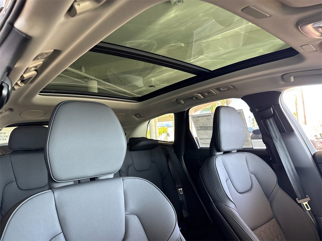 New 2026 Volvo XC60 B5 Plus image 16