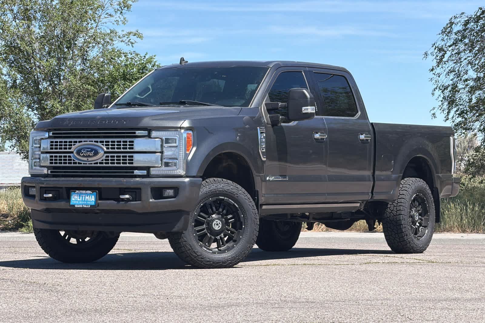 Used 2019 Ford F250 Platinum w/ Platinum Ultimate Package AWD/4WD image 1