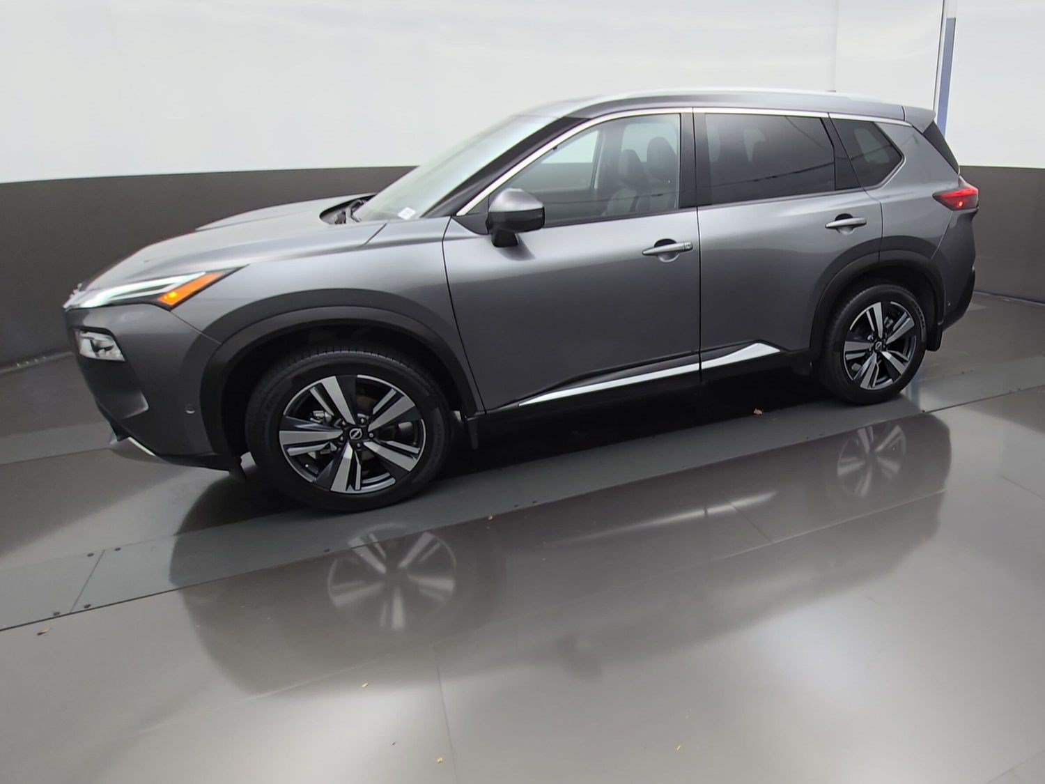 Used 2023 Nissan Rogue Platinum w/ Platinum Premium Package FWD image 4