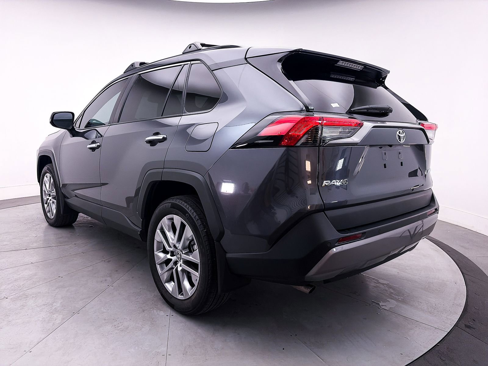 Used 2024 Toyota RAV4 Limited image 13