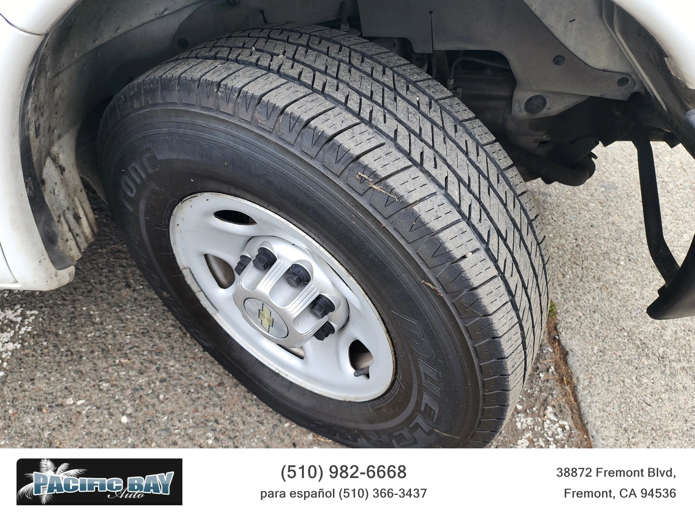 Used 2012 Chevrolet Express 2500 image 30