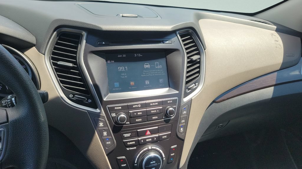 Used 2017 Hyundai Santa Fe SE FWD image 14