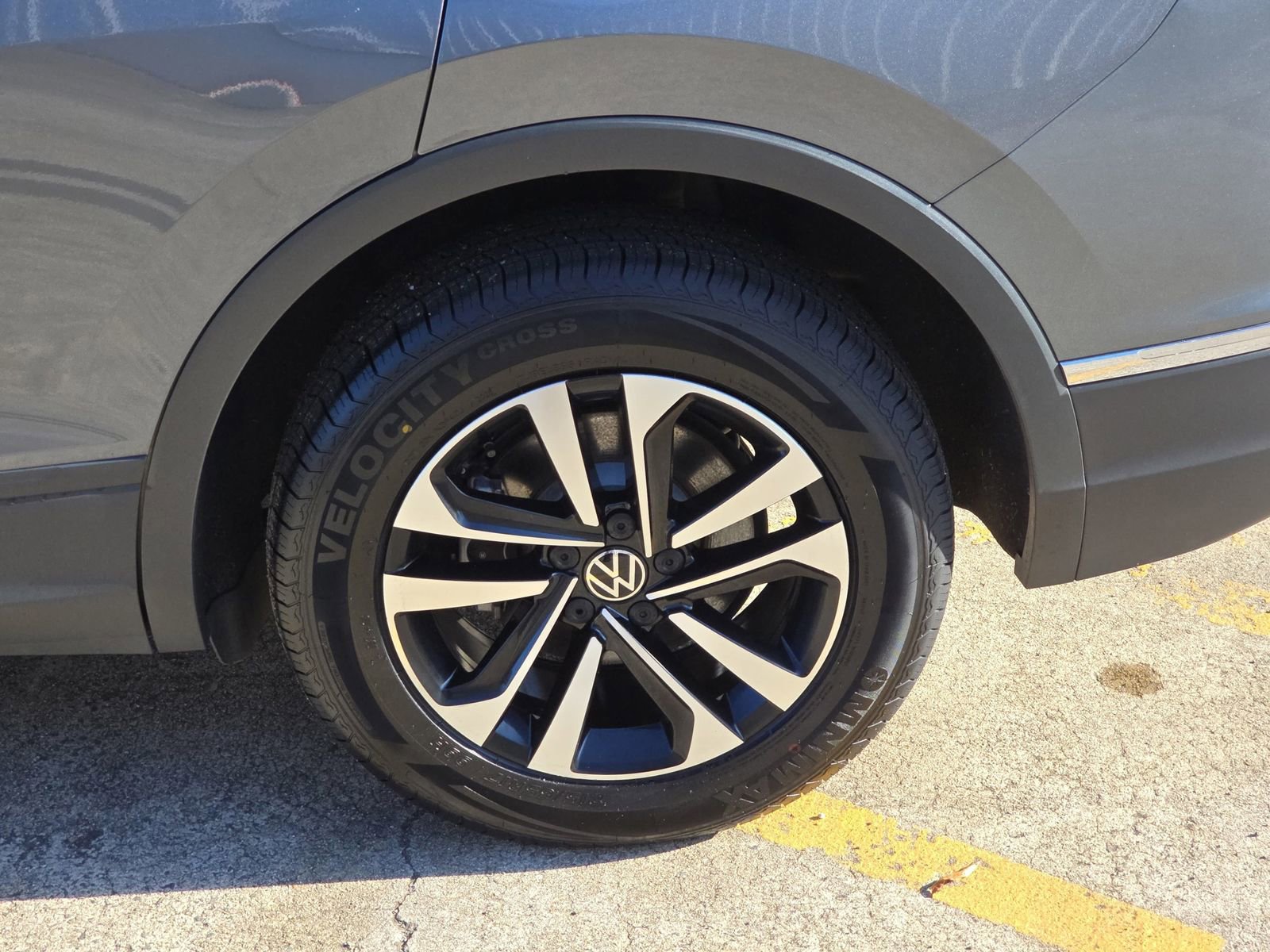 Used 2023 Volkswagen Tiguan S image 39