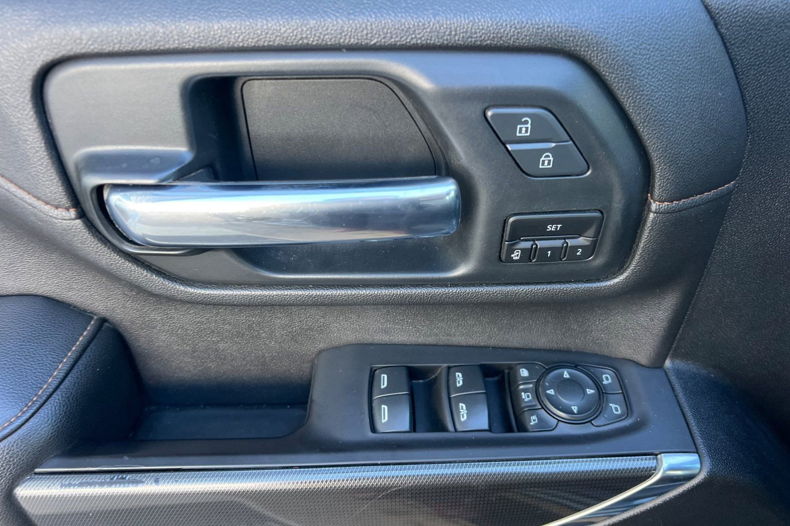 Used 2020 GMC Sierra 2500 AT4 w/ AT4 Premium Package image 11