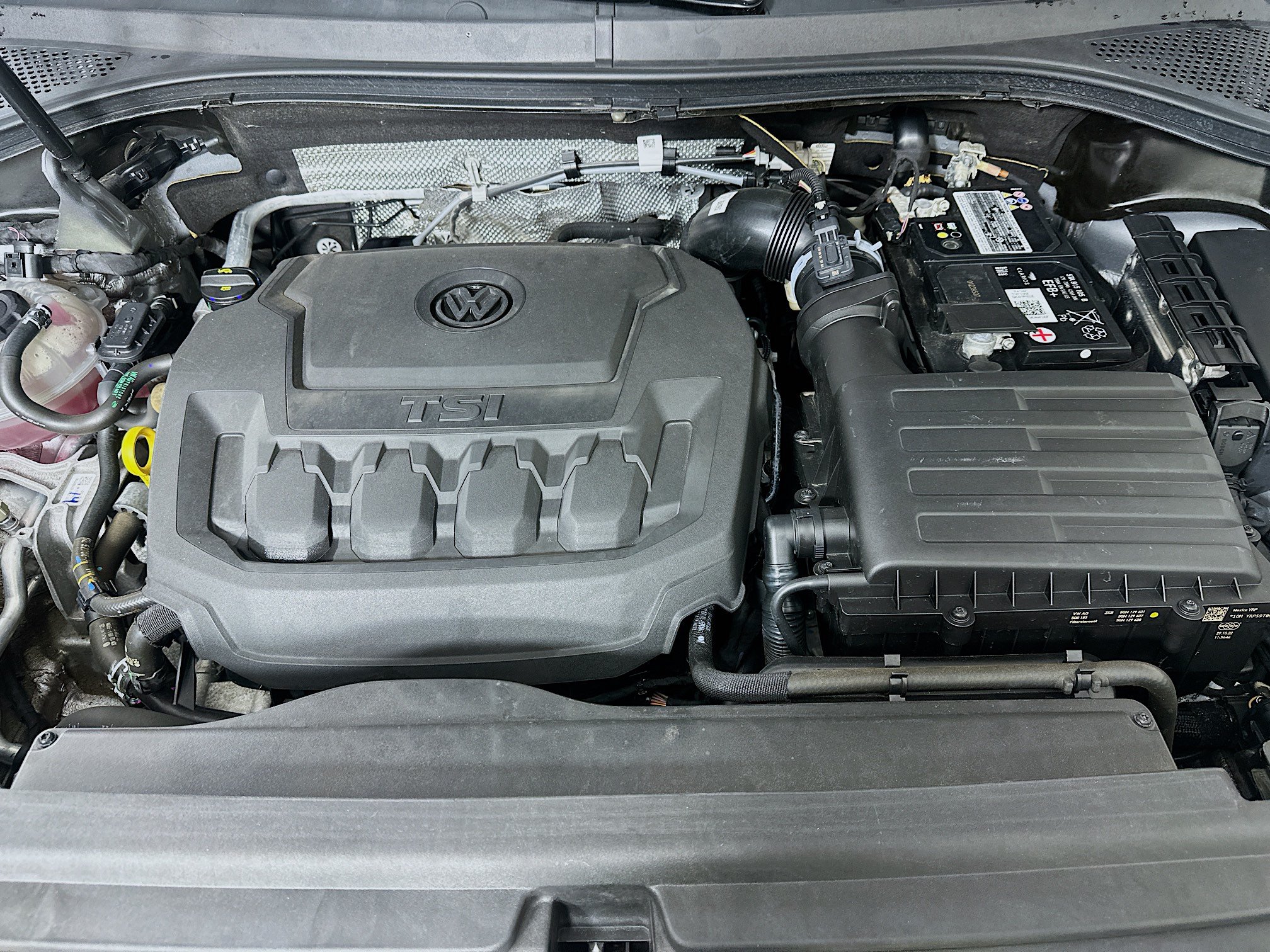 Used 2023 Volkswagen Tiguan SE AWD/4WD image 31